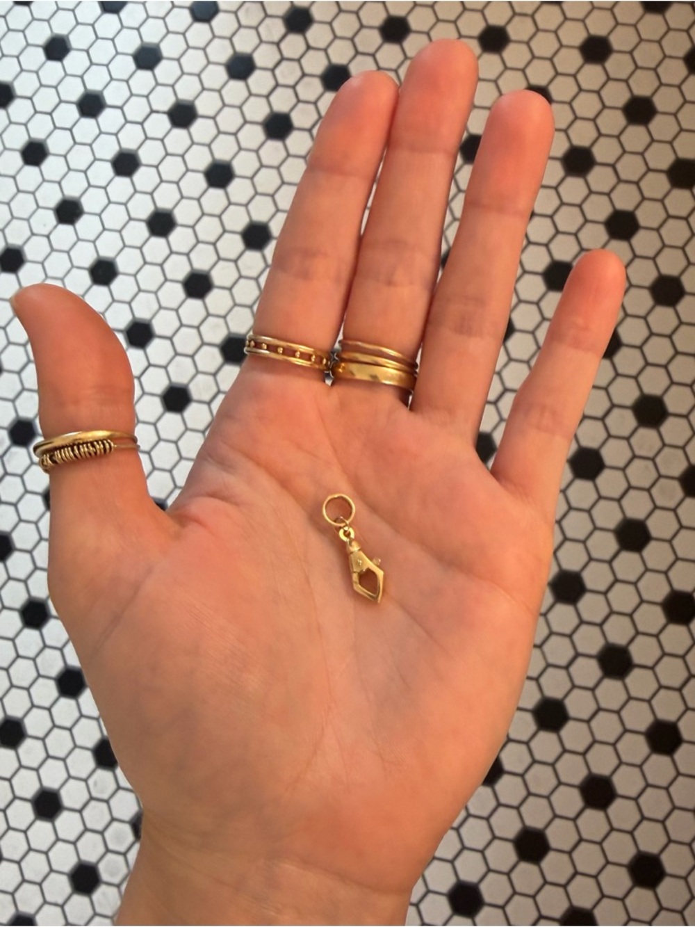 Odeur D’or 14k Diamond Pointer Clasp Charm - Picture 6 of 6